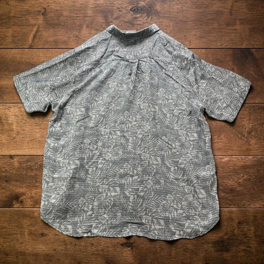 Tommy Bahama item excellent